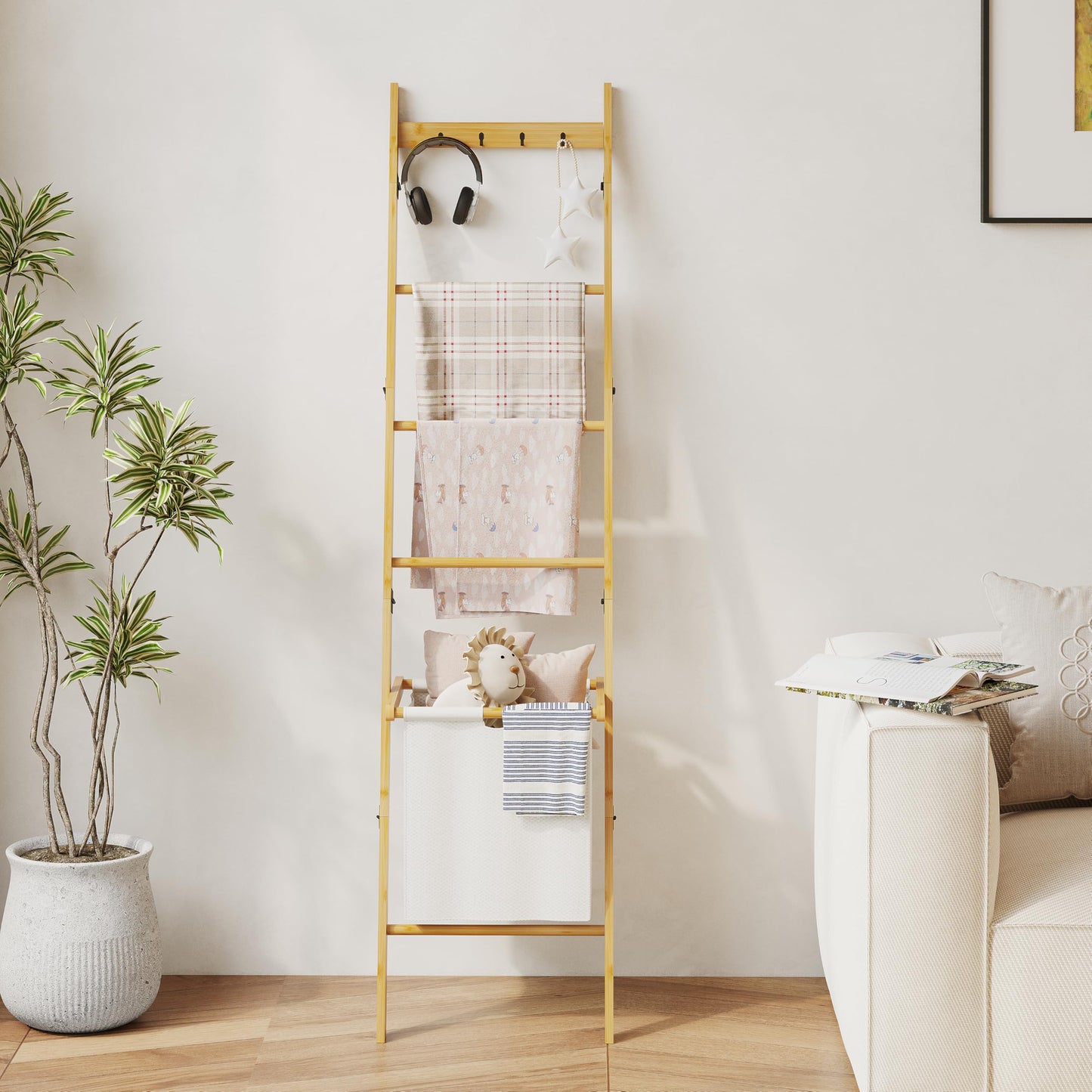 Bamboo Blanket Ladder with Basket, 5-Tier Quilt Rack Stand with 4 Hooks & Storage Hamper for Living Room Bathroom, Wall Leaning Decorative Ladder Shelf for Blankets Display (Natural)